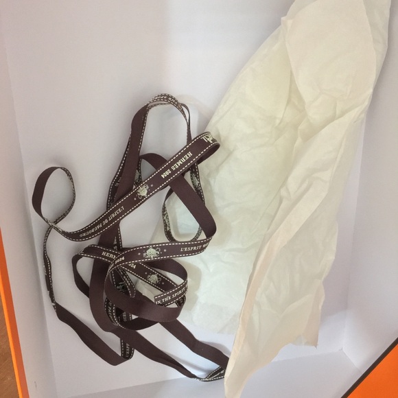 Hermes Brand New Empty Box for Tote Bag or Shoe. Dimensions 14x11x5 - Picture 3 of 14